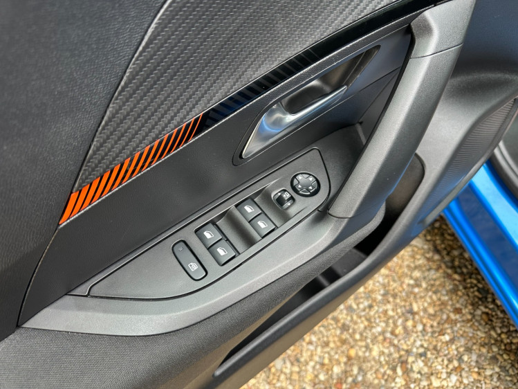 PEUGEOT 2008 1.5 bluehdi 110cv active business 