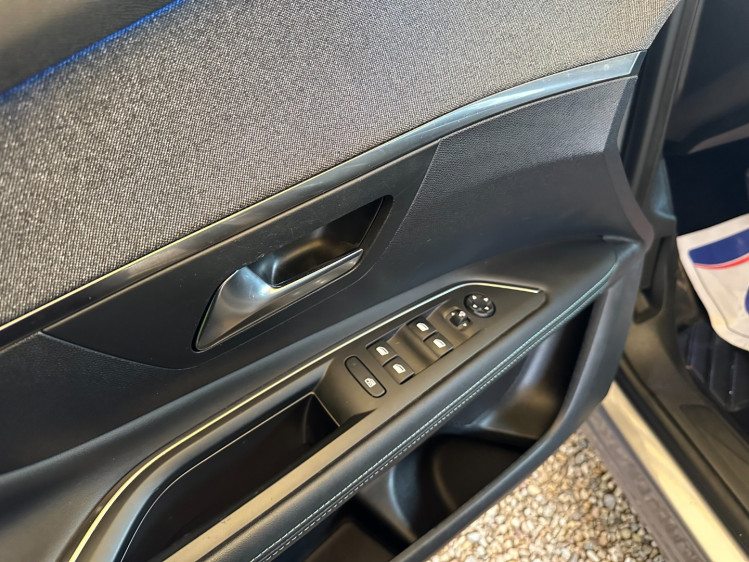 PEUGEOT 3008 NOUVEAU 1.6 hybrid 225cv rechargeable allure pack + pack drive assist go / e-eat8 boite auto