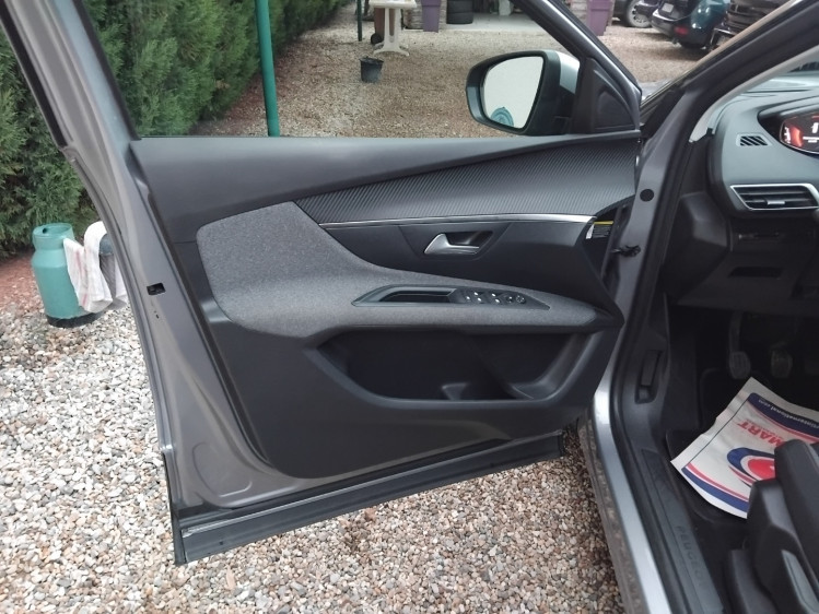 PEUGEOT 3008  1.5 bluehdi 130cv active business 