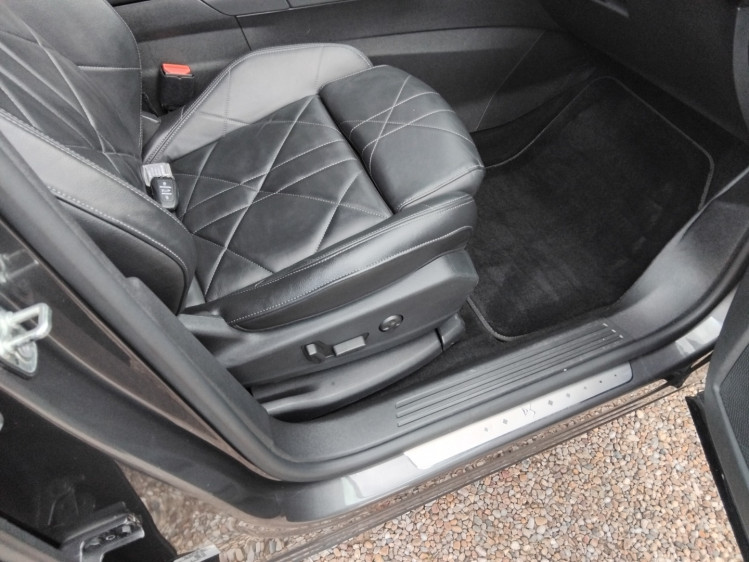 DS AUTOMOBILES DS7 CROSSBACK 1.6 essence 180cv rivoli + toit pano ouvrant + ... boite automatique eat8