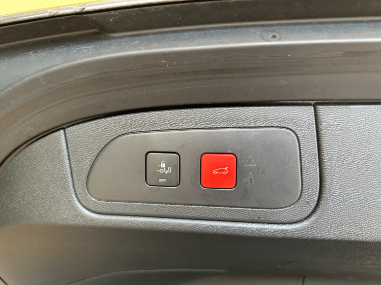 DS AUTOMOBILES DS7 CROSSBACK 1.6 essence 180cv louvre eat8 boite auto