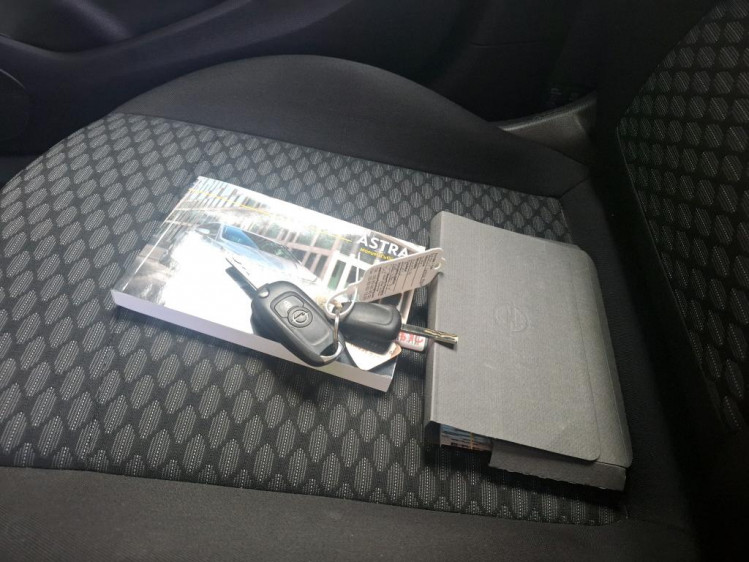 OPEL ASTRA BERLINE 1.5 diesel 122cv &eacute;dition 5portes boite auto 