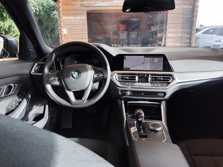 BMW 318I 2.0iA 156cv lounge boite auto