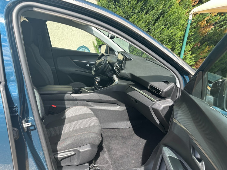 PEUGEOT 5008 NOUVEAU 1.5 bluehdi 130cv active pack boite manuelle 7places
