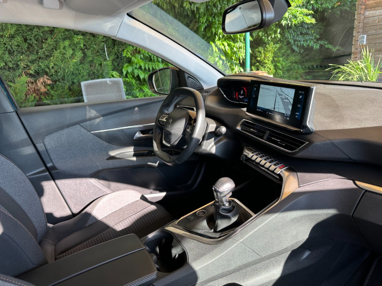 PEUGEOT 3008 NOUVEAU 1.5 bluehdi 130cv active pack + gps