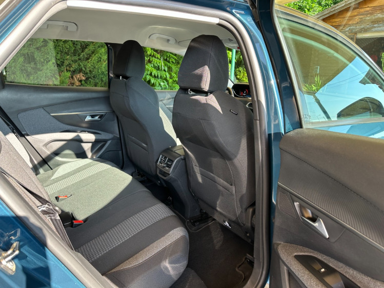 PEUGEOT 3008 NOUVEAU 1.5 bluehdi 130cv active pack + gps