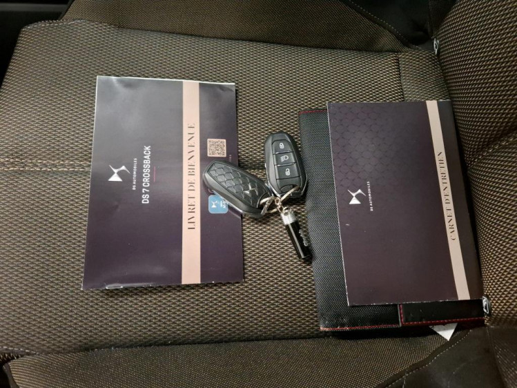 DS AUTOMOBILES DS7 CROSSBACK 1.5 bluehdi 130cv business eat8 boite auto....