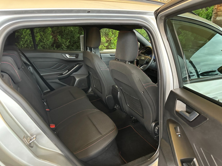 FORD FOCUS SW NOUVELLE 1.5 &eacute;coblue 120cv st line boite auto