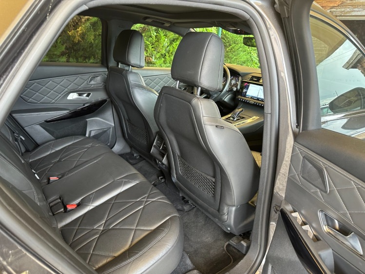 DS AUTOMOBILES DS7 CROSSBACK 1.6 essence 180cv rivoli + toit pano ouvrant + ... boite automatique eat8