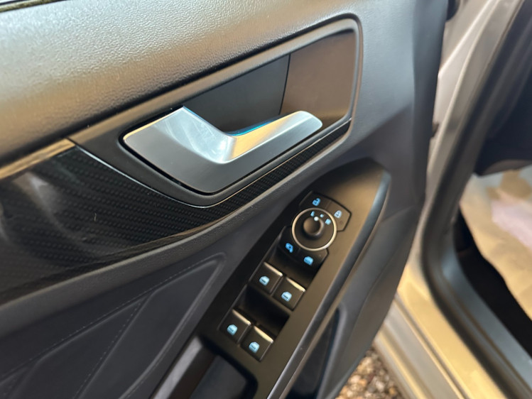 FORD FOCUS SW NOUVELLE 1.5 &eacute;coblue 120cv st line boite auto