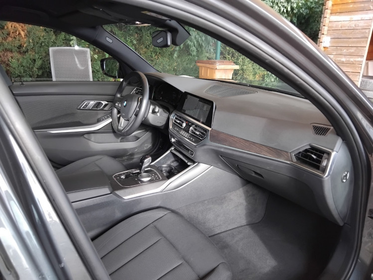 BMW 318I 2.0iA 156cv lounge boite auto