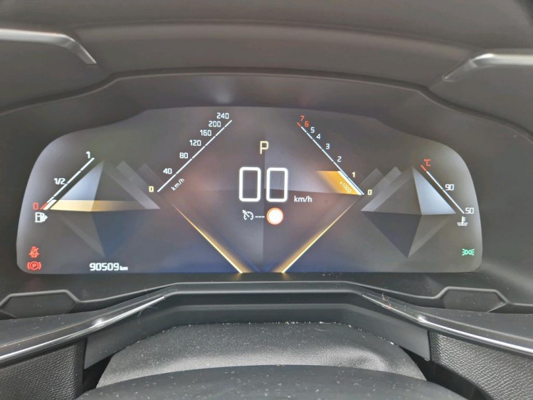 DS AUTOMOBILES DS7 CROSSBACK 1.6 essence 180cv op&eacute;ra eat8 boite auto.....