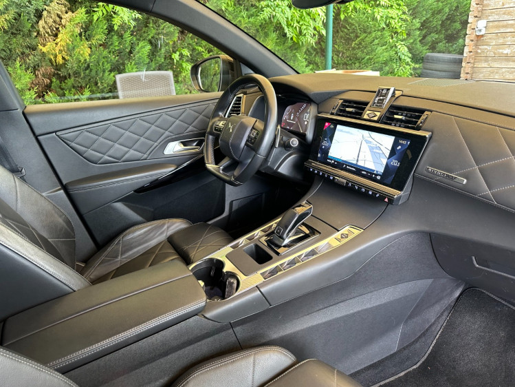 DS AUTOMOBILES DS7 CROSSBACK 1.6 essence 180cv rivoli + toit pano ouvrant + ... boite automatique eat8