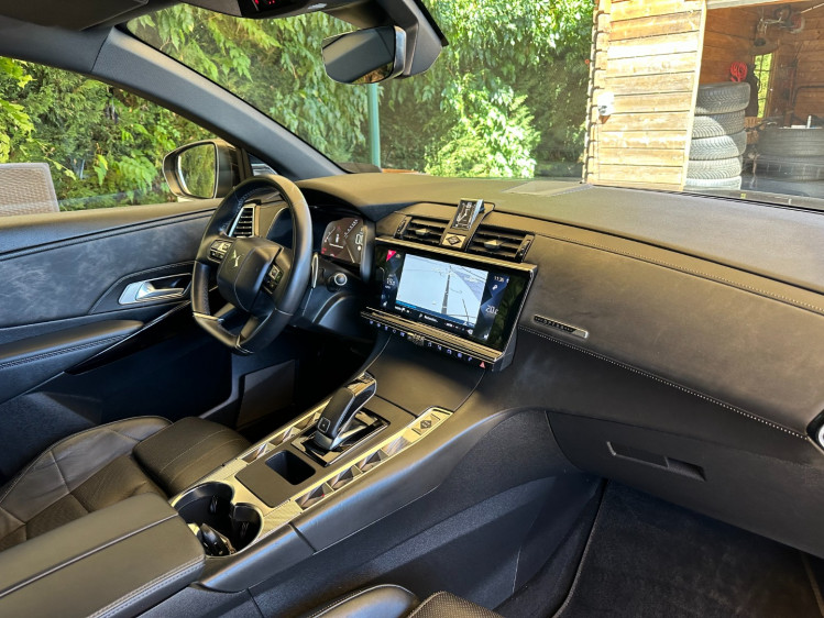DS AUTOMOBILES DS7 CROSSBACK 1.6 essence 180cv op&eacute;ra eat8 boite auto + option syst&egrave;me audio FOCAL Electra