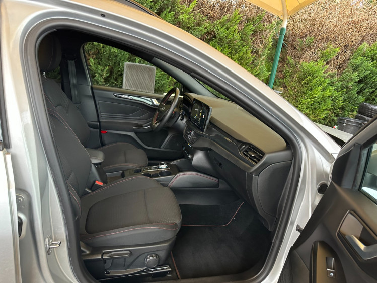 FORD FOCUS SW NOUVELLE 1.5 &eacute;coblue 120cv st line boite auto