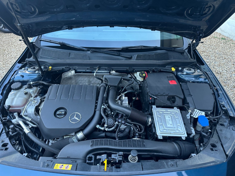 MERCEDES CLASSE A 180 1.3 136cv style line + options (toit panoramique ouvrant + ...)  7g-dct boite auto 5portes