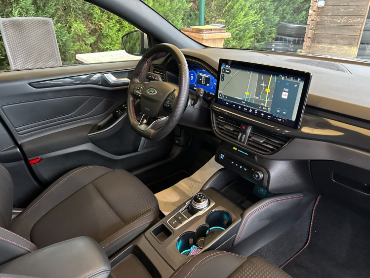 FORD FOCUS SW NOUVELLE 1.5 &eacute;coblue 120cv st line boite auto