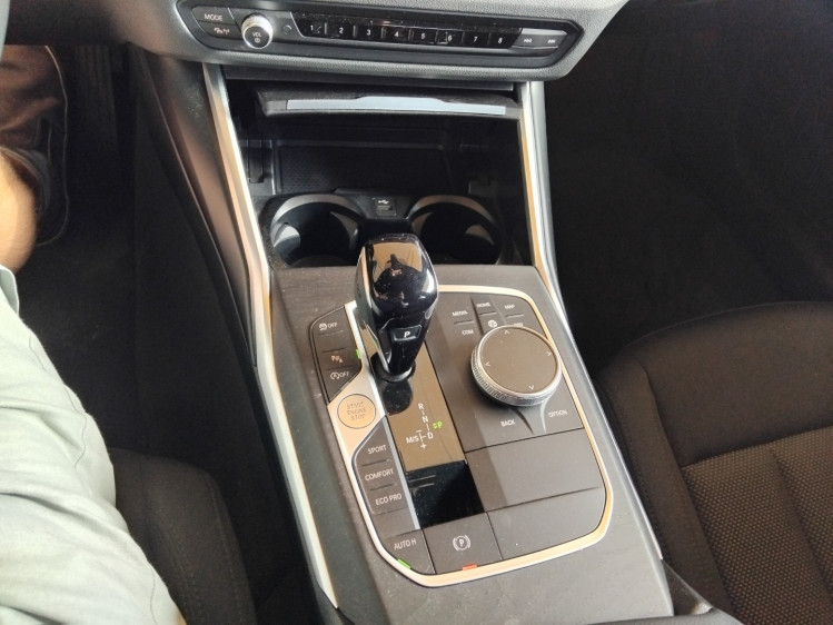BMW 318I 2.0iA 156cv lounge boite auto