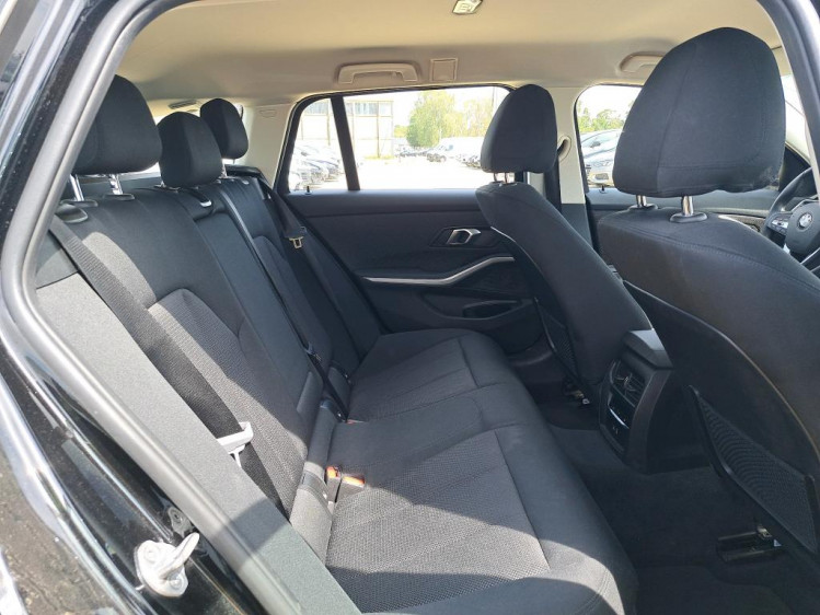 BMW 318I TOURING BREAK 2.0iA 156cv lounge boite auto