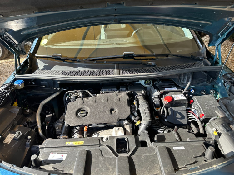 PEUGEOT 3008 NOUVEAU 1.5 bluehdi 130cv active pack + gps