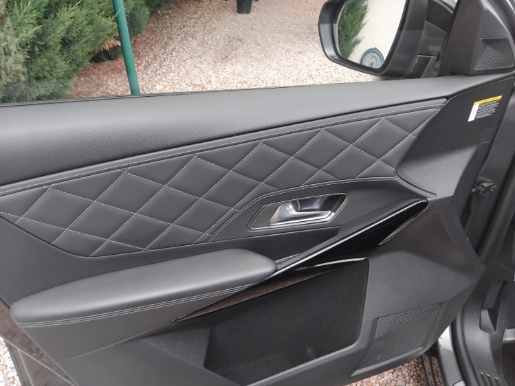DS AUTOMOBILES DS7 CROSSBACK 1.6 essence 180cv rivoli + toit pano ouvrant + ... boite automatique eat8